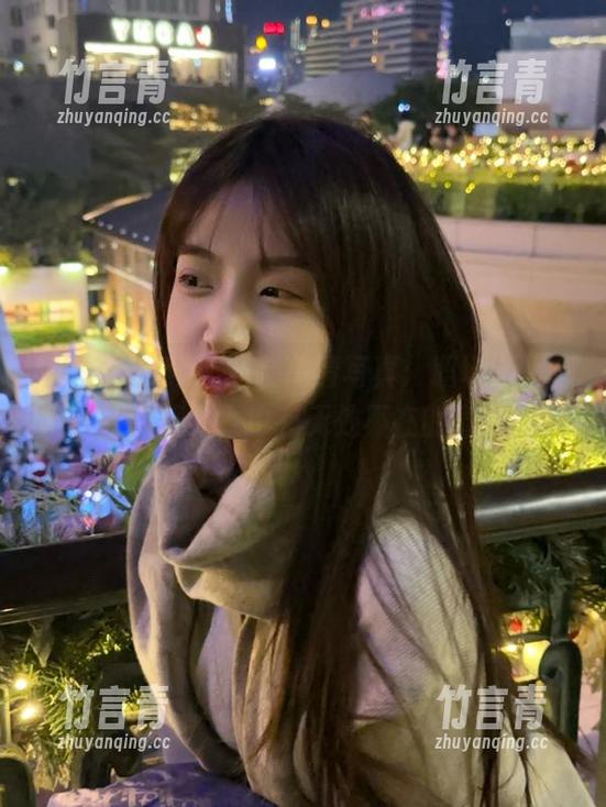 Myung Ah Myung Ah职业装高清写真:职场不止有冷冰冰的规则,也有无处不在的幽默瞬间